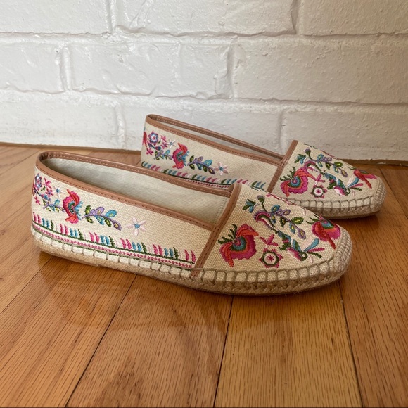 Gianni Bini Shoes - *Embroidered Slip-on flats